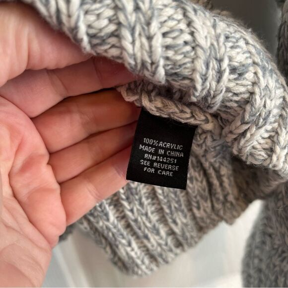 MOON & MADISON Chunky Cable Knit Sweater! Size Small - Picture 5 of 9